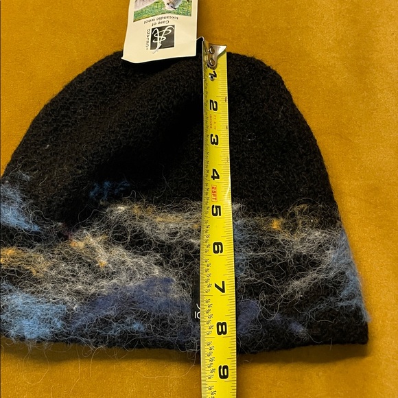 NWT Icelandic Design Beanie Hat Wool OS - Picture 9 of 9